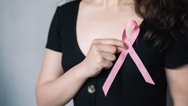 Cancer du sein - Octobre Rose - Comment soutenir une femme atteinte d’un cancer du sein