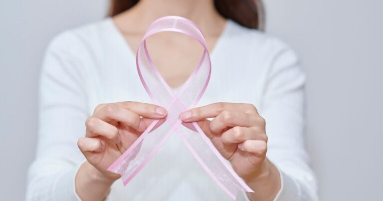 Cancer du sein : dépistage, prévention et signes à connaître